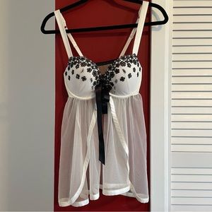 Victoria’s Secret push up flyaway teddy - white with black embroidery